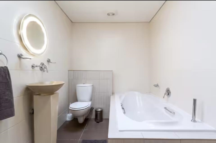 To Let 3 Bedroom Property for Rent in Sea Point Western Cape